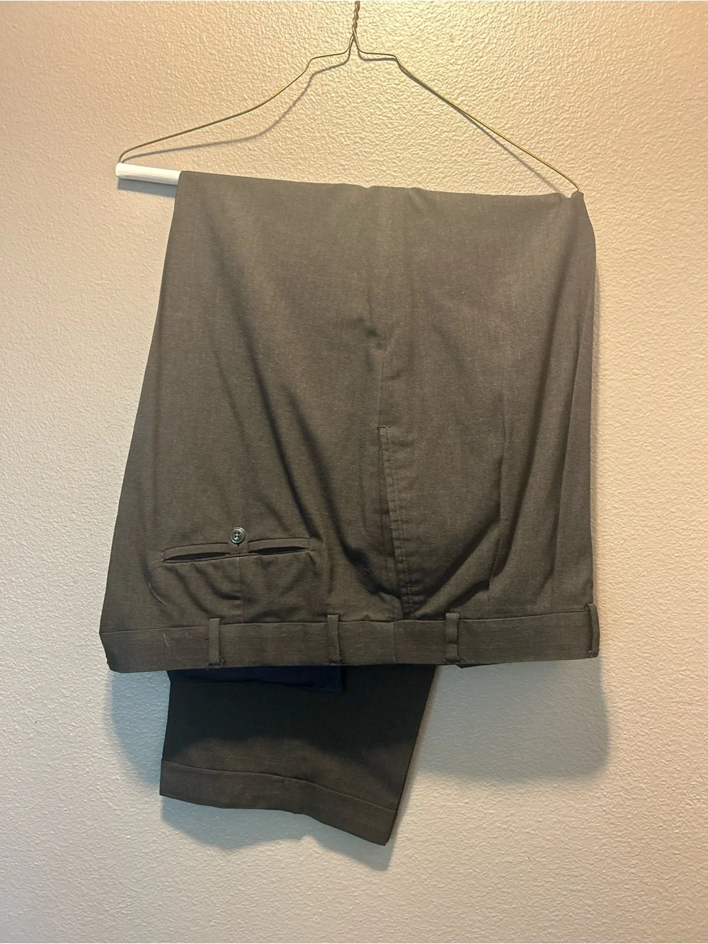 Roundtree & Yorke TravelSmart Mens Pleated Pants Charcoal Grey 44x30 Cuffed
